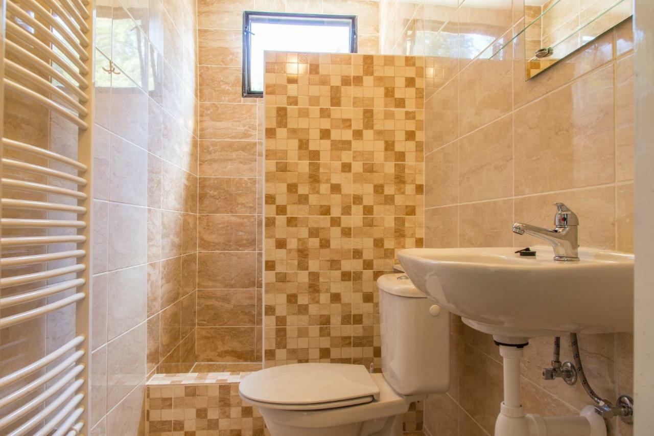 Restaurace Penzion Pod Sumarnikem Tvarozna Lhota Dış mekan fotoğraf