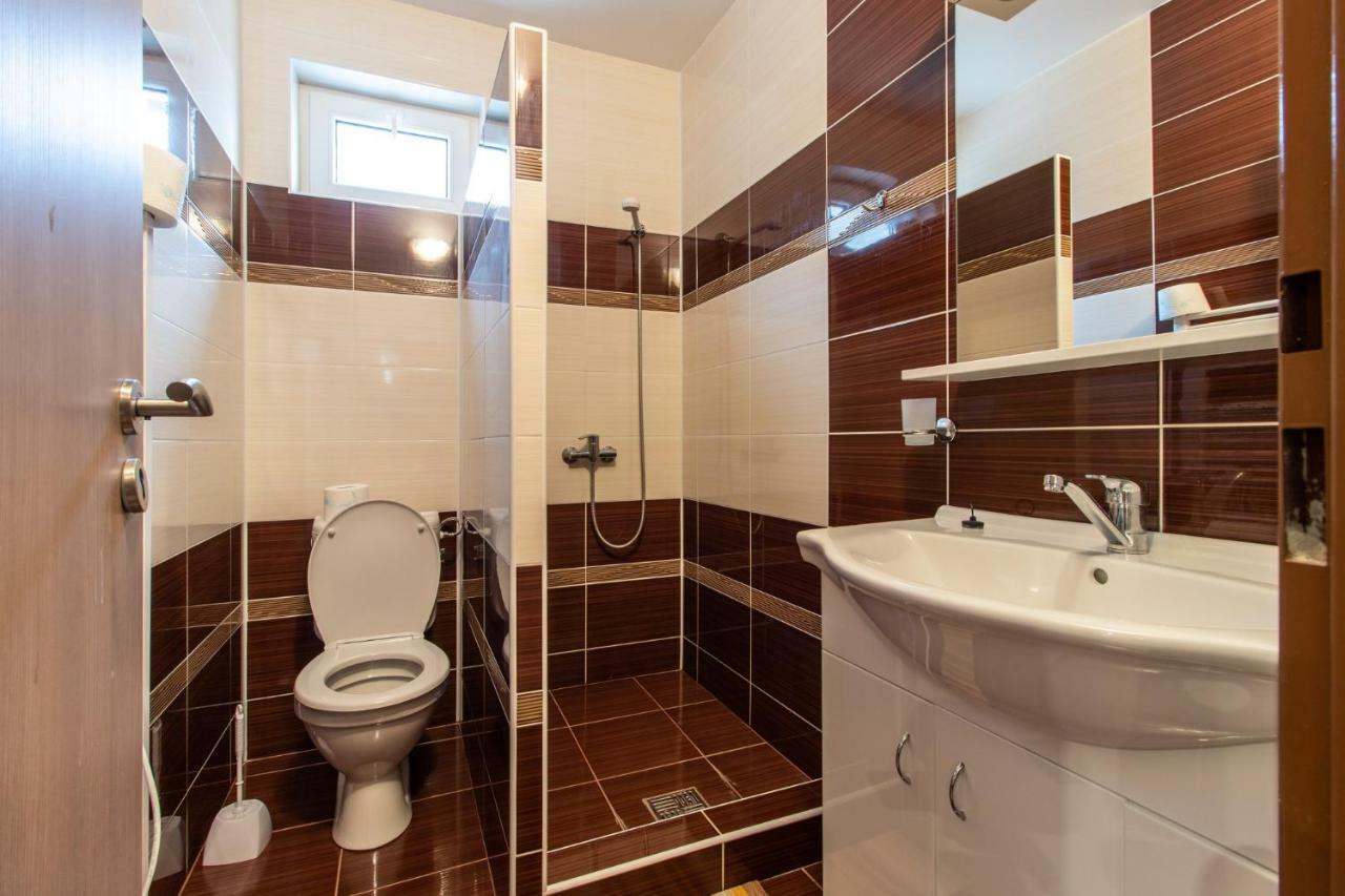 Restaurace Penzion Pod Sumarnikem Tvarozna Lhota Dış mekan fotoğraf