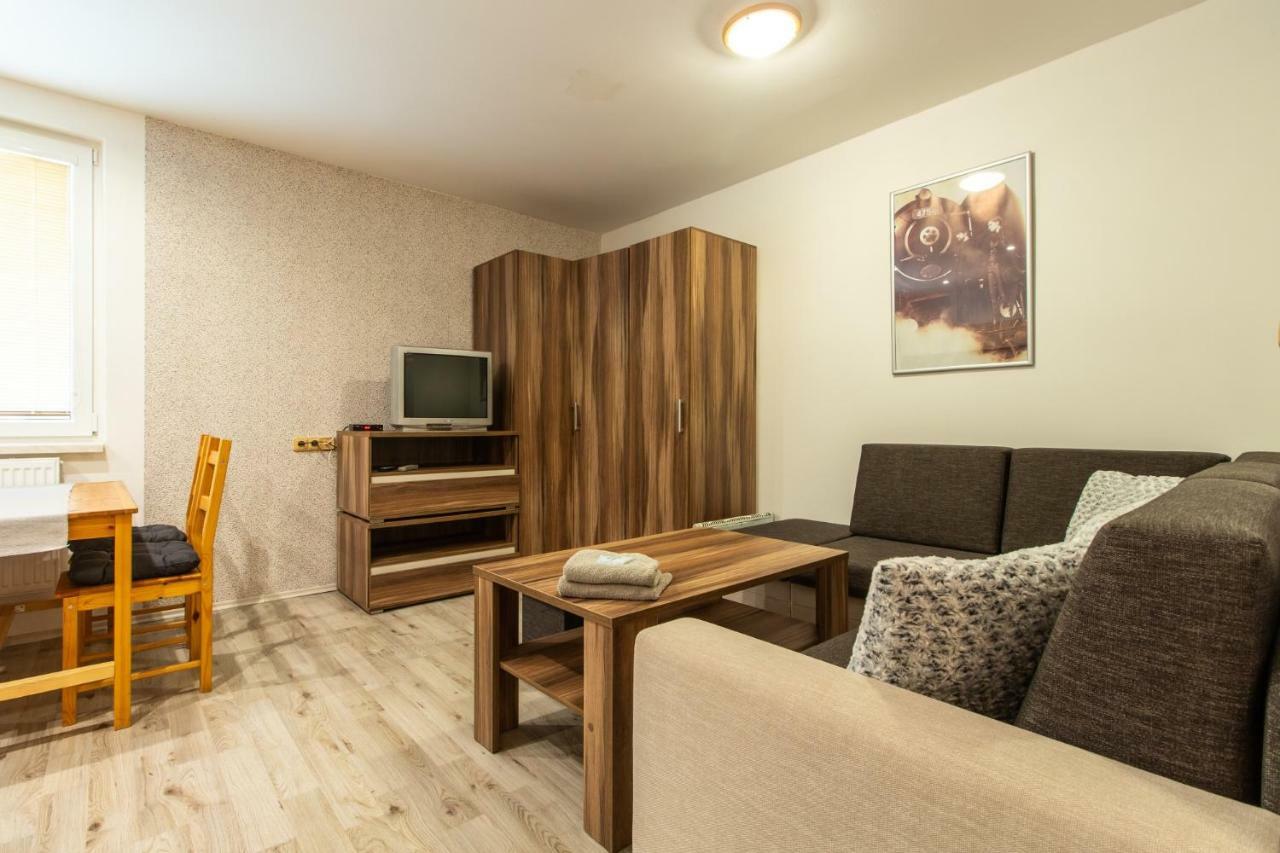 Restaurace Penzion Pod Sumarnikem Tvarozna Lhota Dış mekan fotoğraf