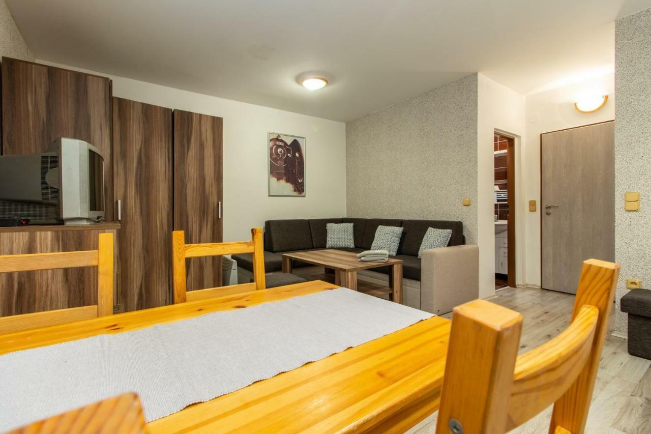Restaurace Penzion Pod Sumarnikem Tvarozna Lhota Dış mekan fotoğraf