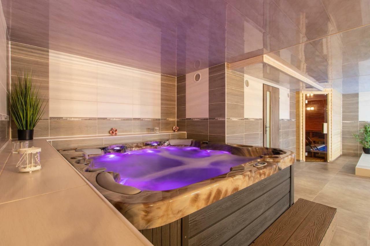 Restaurace Penzion Pod Sumarnikem Tvarozna Lhota Dış mekan fotoğraf