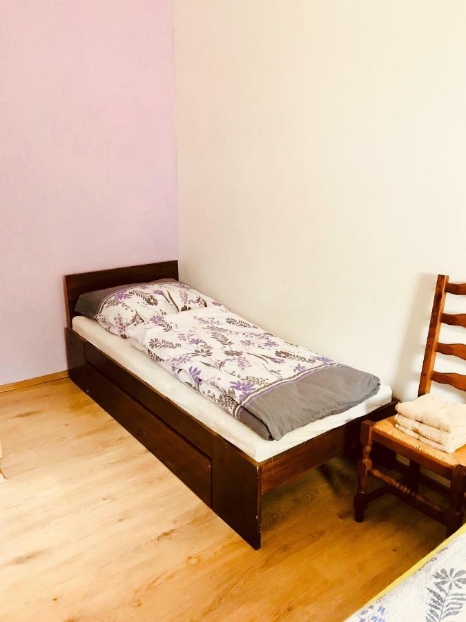 Restaurace Penzion Pod Sumarnikem Tvarozna Lhota Dış mekan fotoğraf