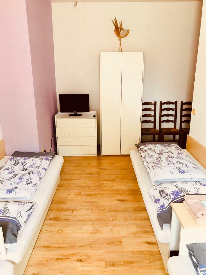Restaurace Penzion Pod Sumarnikem Tvarozna Lhota Dış mekan fotoğraf