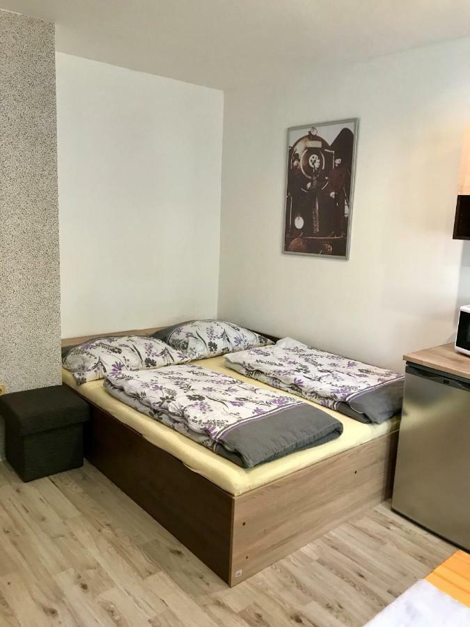Restaurace Penzion Pod Sumarnikem Tvarozna Lhota Dış mekan fotoğraf