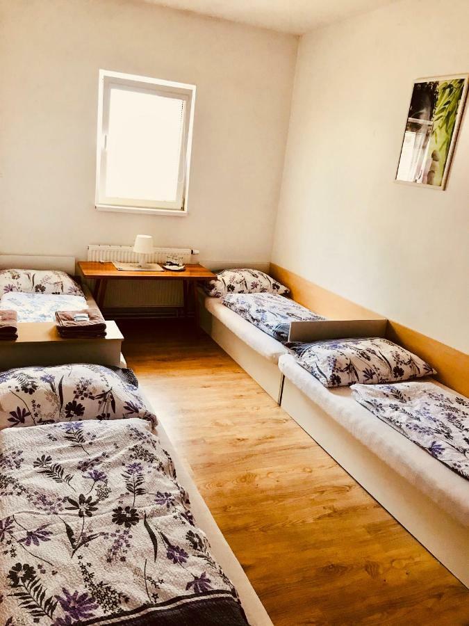 Restaurace Penzion Pod Sumarnikem Tvarozna Lhota Dış mekan fotoğraf