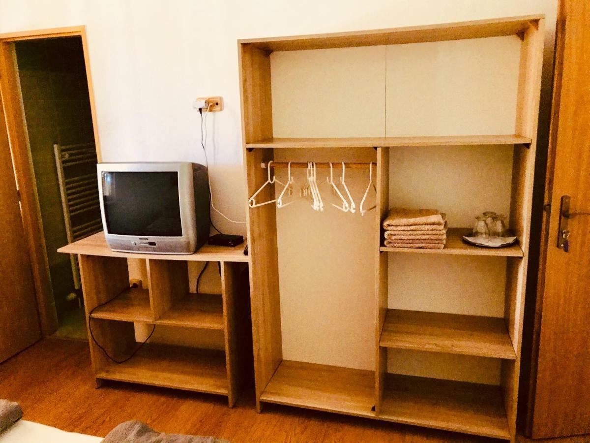Restaurace Penzion Pod Sumarnikem Tvarozna Lhota Dış mekan fotoğraf