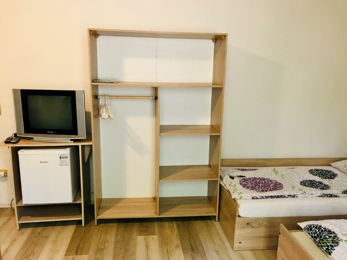 Restaurace Penzion Pod Sumarnikem Tvarozna Lhota Dış mekan fotoğraf